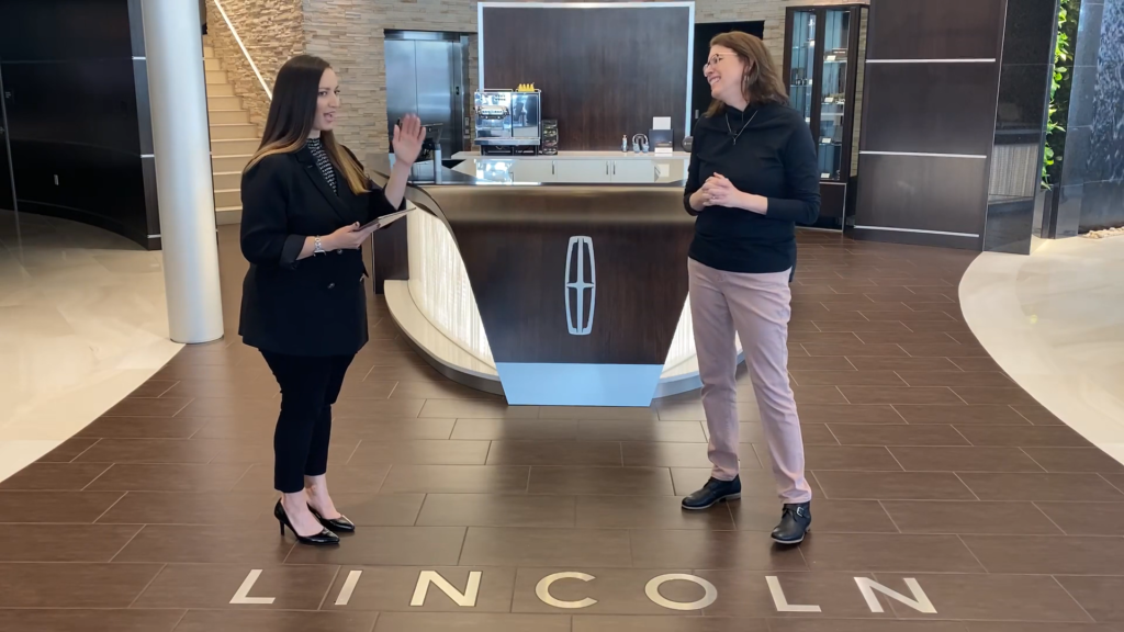 Lincoln Motor Company teams up with What A Great Dog! Training Center to produce a 3-part training series led by Maureen Patin, CPDT-KA.